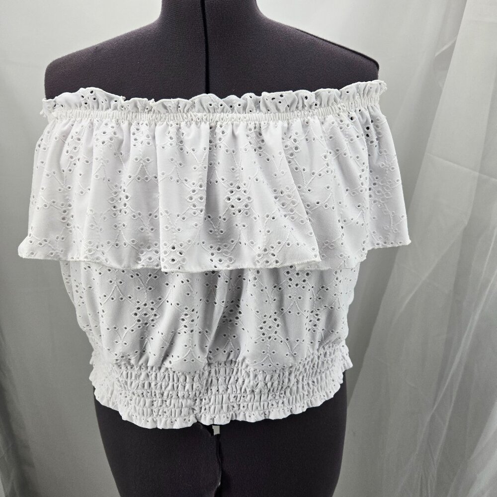 810-11 Bar III Plus Size White Strapless Eyelet Crop Top size 2X 18/20